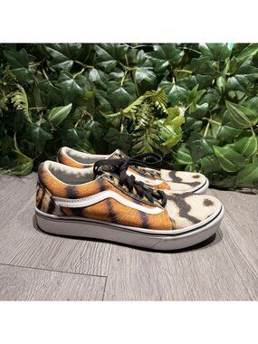 Vans X Discovery Project CAT ComfyCush Tiger Sneakers Sz  8.5 Women’s 7 Youth